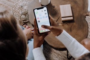 Read more about the article All You Need To Know About Instagram Story Ads