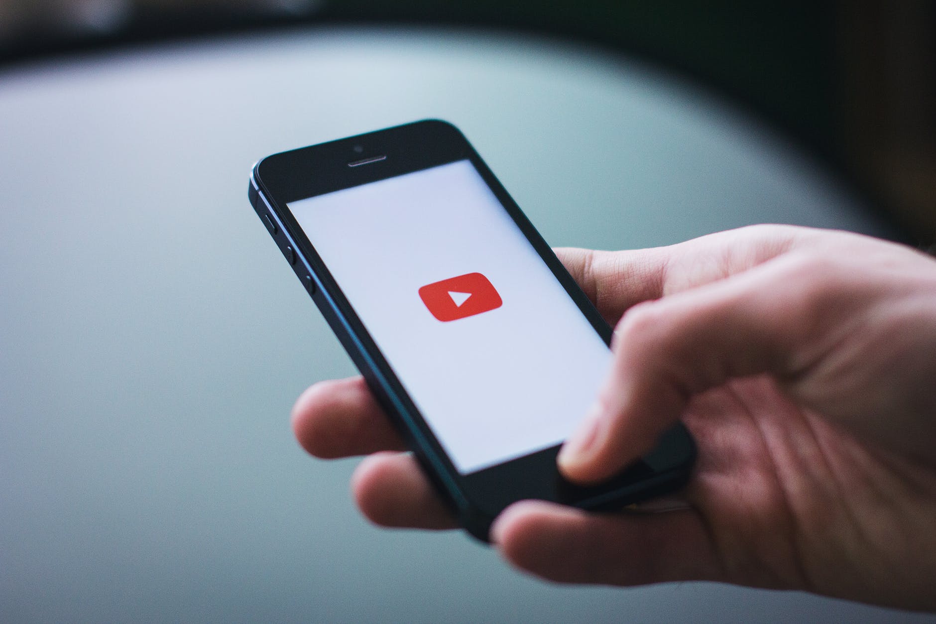 Read more about the article 4 Mistakes You Should Avoid Making With Your YouTube Channel